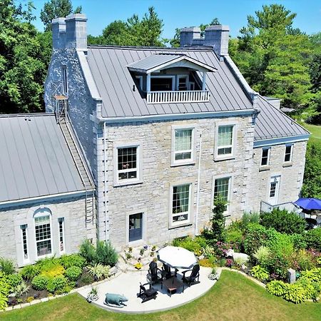 All Suites Whitney Manor Kingston Exterior photo